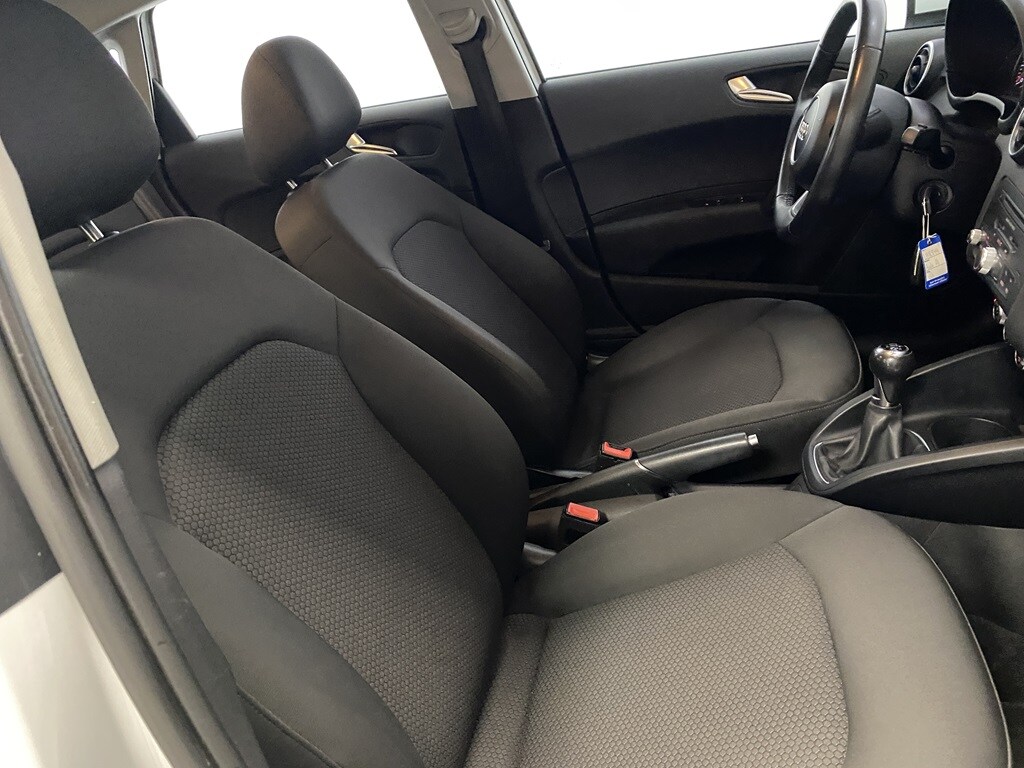 Bild som visar&nbsp;Audi A1 Sportback&nbsp;A1 1.2 TFSI 63(86) kW(hk) 5-växlad - för mer information kontakta din Audi Partner