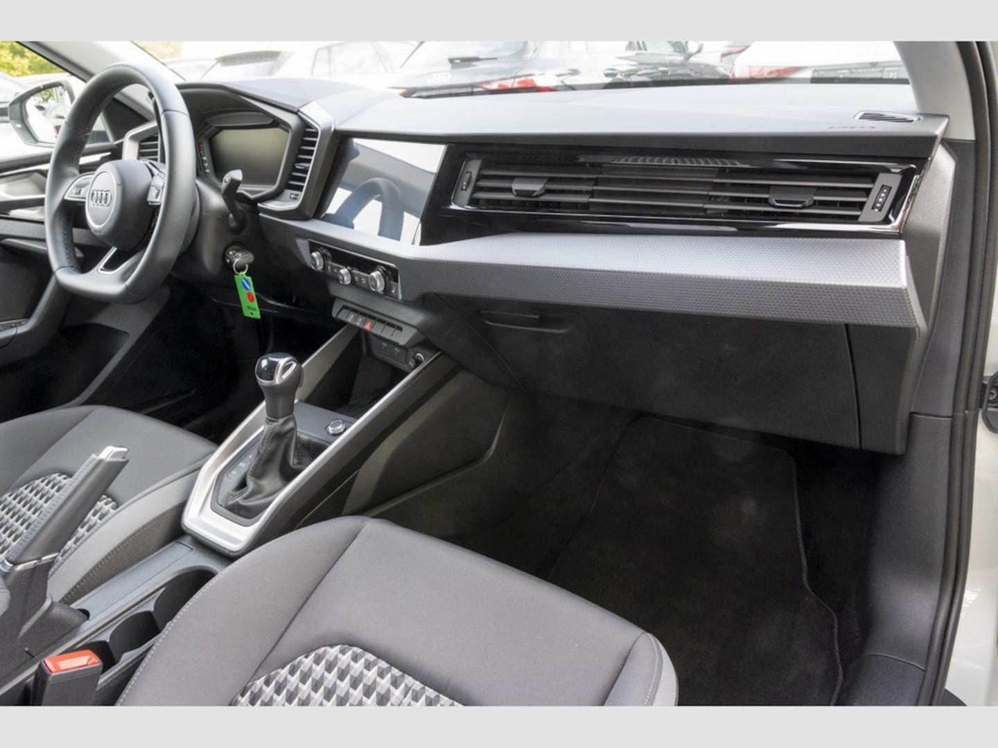 Bild über Audi A1 Sportback S line 25 TFSI S tronic - für weitere Informationen kontaktieren Sie den Audi Partner