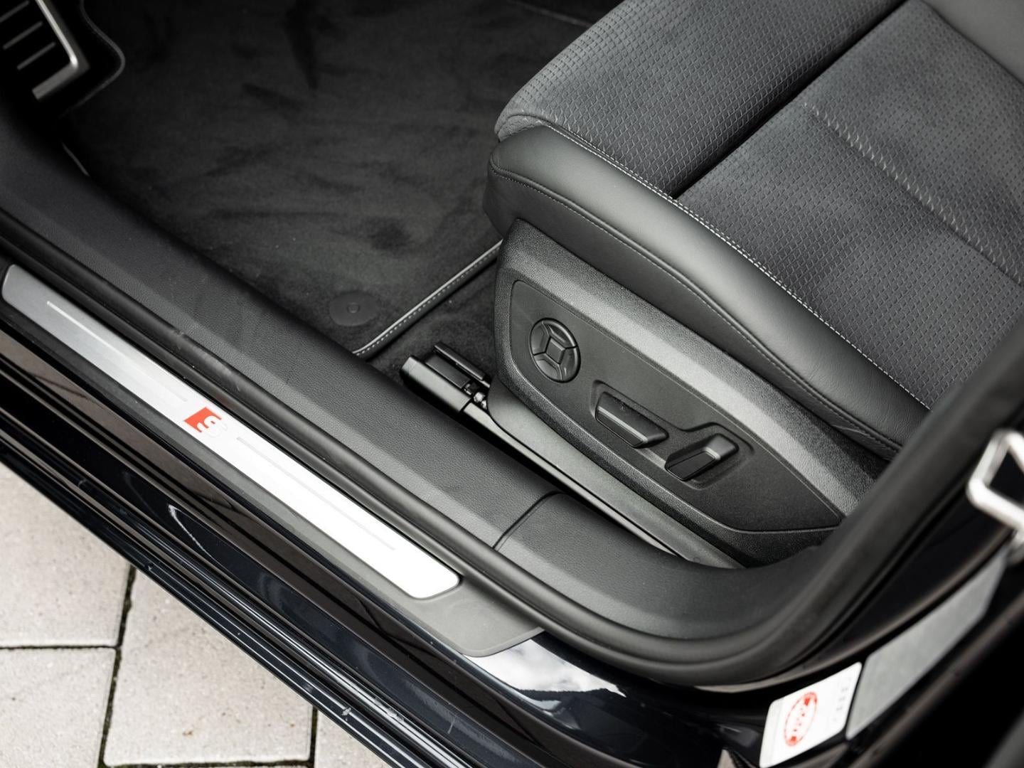 Bild über Audi S6 Avant TDI quattro tiptronic - für weitere Informationen kontaktieren Sie den Audi Partner