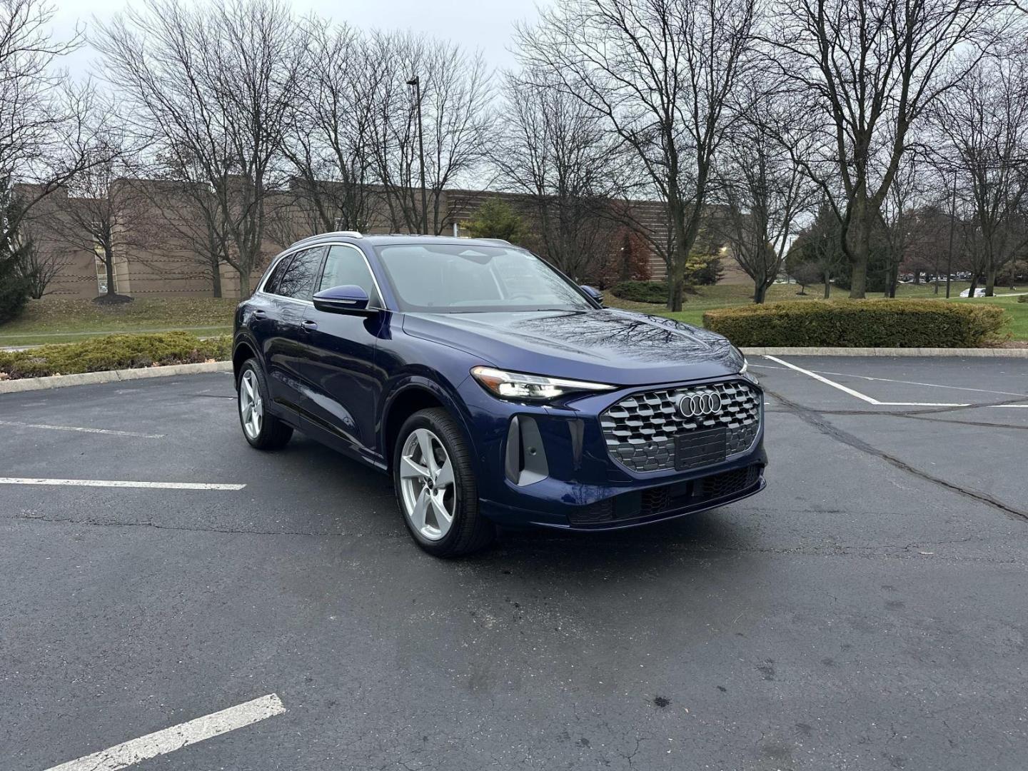 2025 Audi Q5 40 Premium Plus's photo