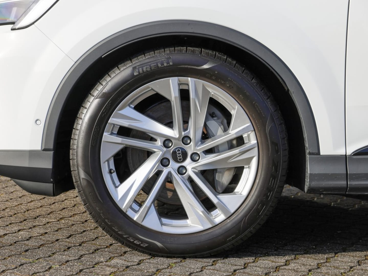 Bild über Audi Q7 SUV TDI quattro 170 kW tiptronic - für weitere Informationen kontaktieren Sie den Audi Partner