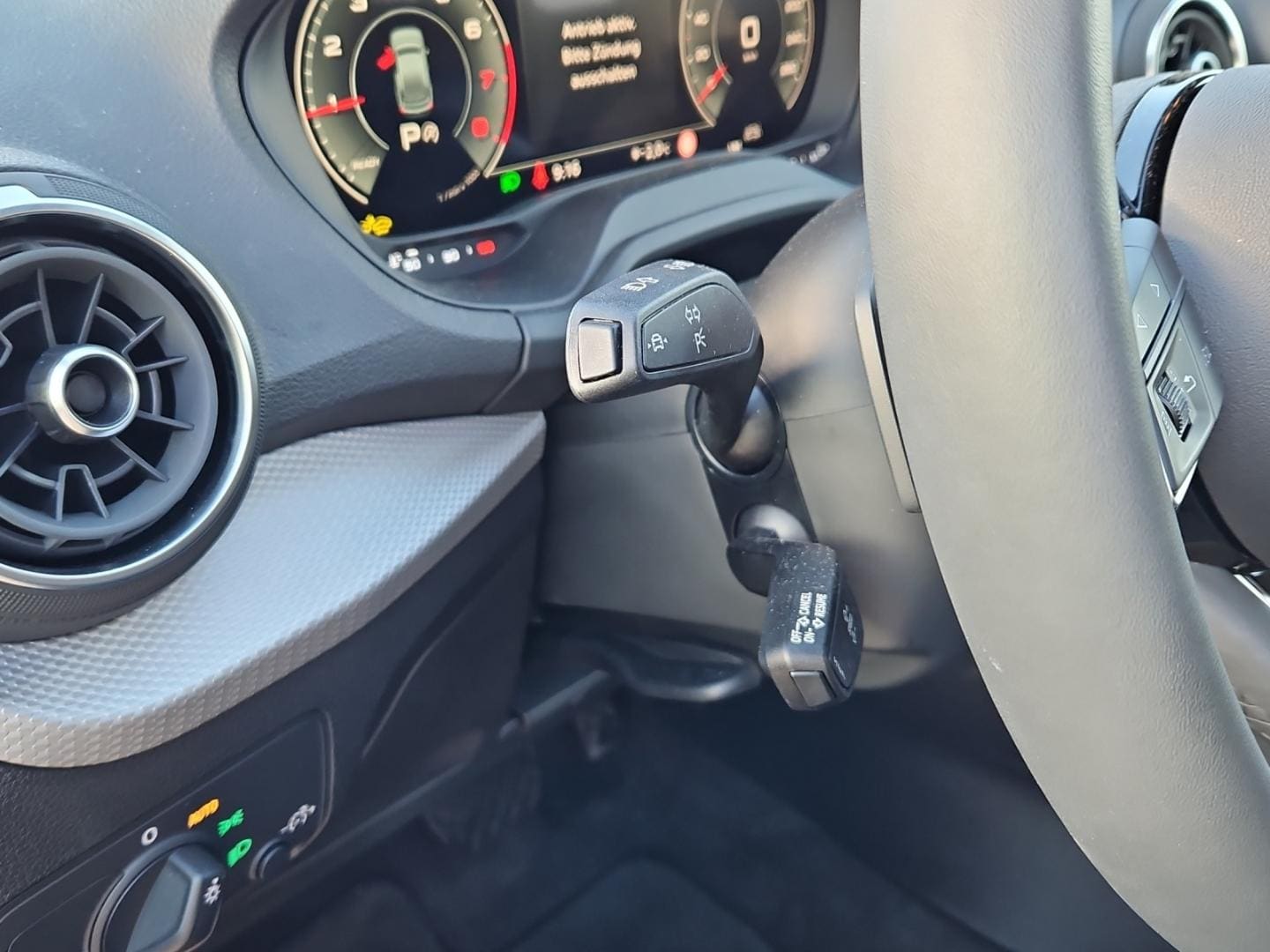 Bild über Audi Q2 35 TFSI S tronic - für weitere Informationen kontaktieren Sie den Audi Partner