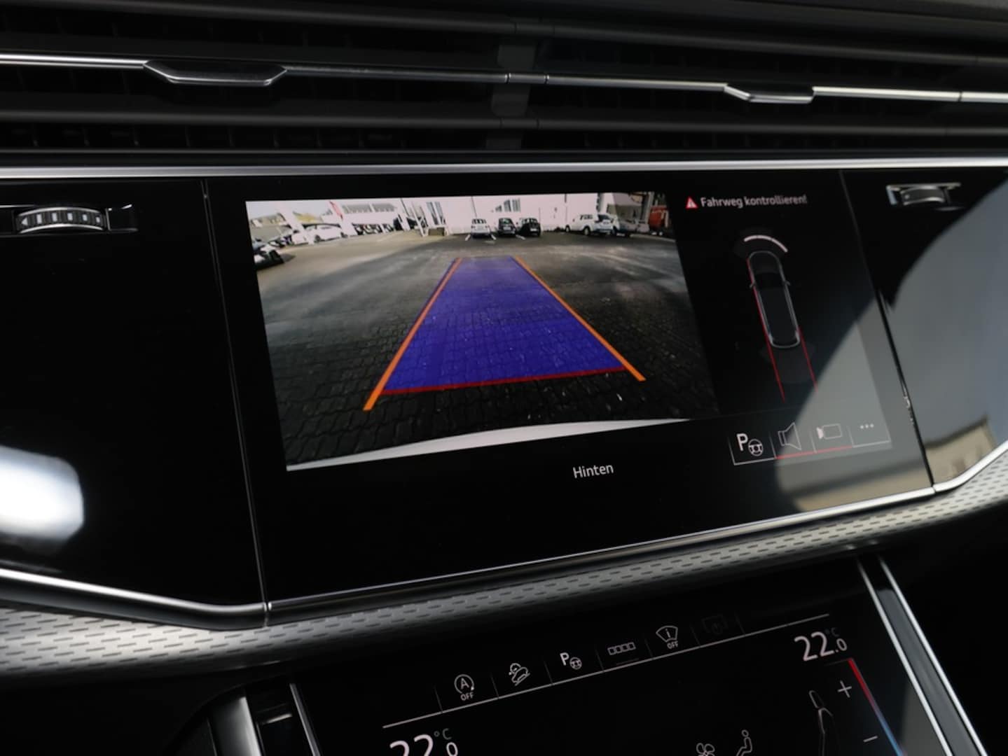 Bild über Audi Q7 SUV TDI quattro 170 kW tiptronic - für weitere Informationen kontaktieren Sie den Audi Partner