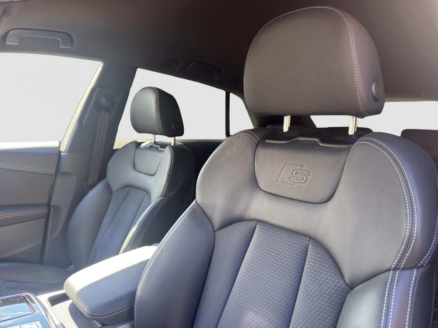 Bild über Audi Q8 SUV TFSI e 55 TFSI e quattro tiptronic - für weitere Informationen kontaktieren Sie den Audi Partner