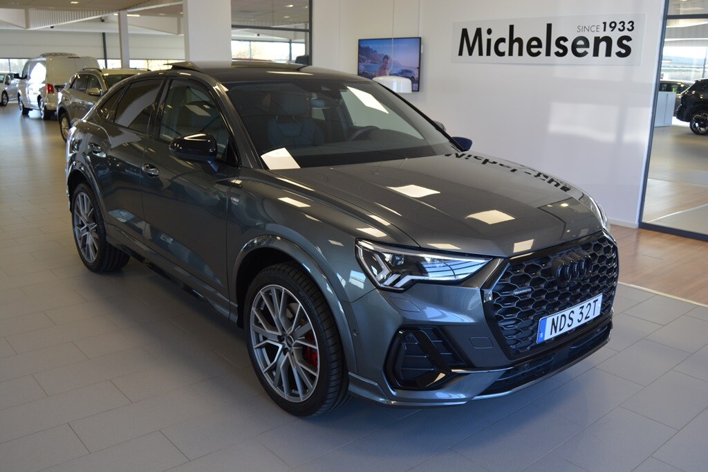 Bild som visar&nbsp;Audi Q3 Sportback&nbsp;Q3 Sportback 45 TFSI quattro S line 245 hk S tronic - för mer information kontakta din Audi Partner