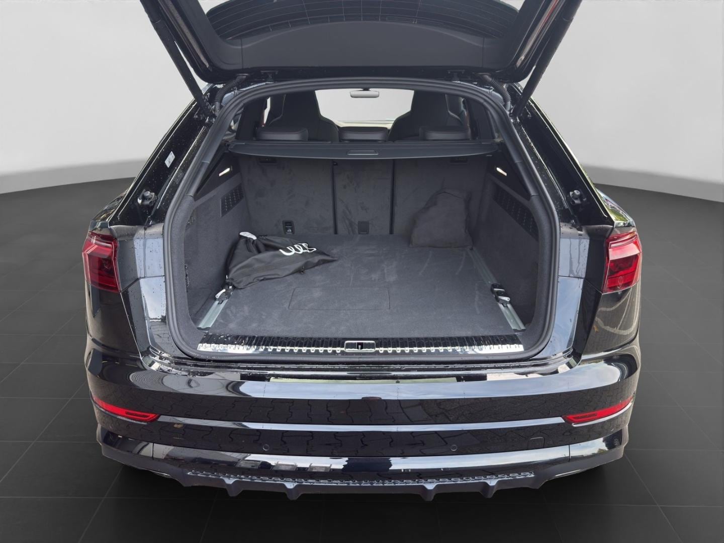Bild über Audi Q8 SUV TFSI e S line business TFSI e quattro 290 kW tiptronic - für weitere Informationen kontaktieren Sie den Audi Partner