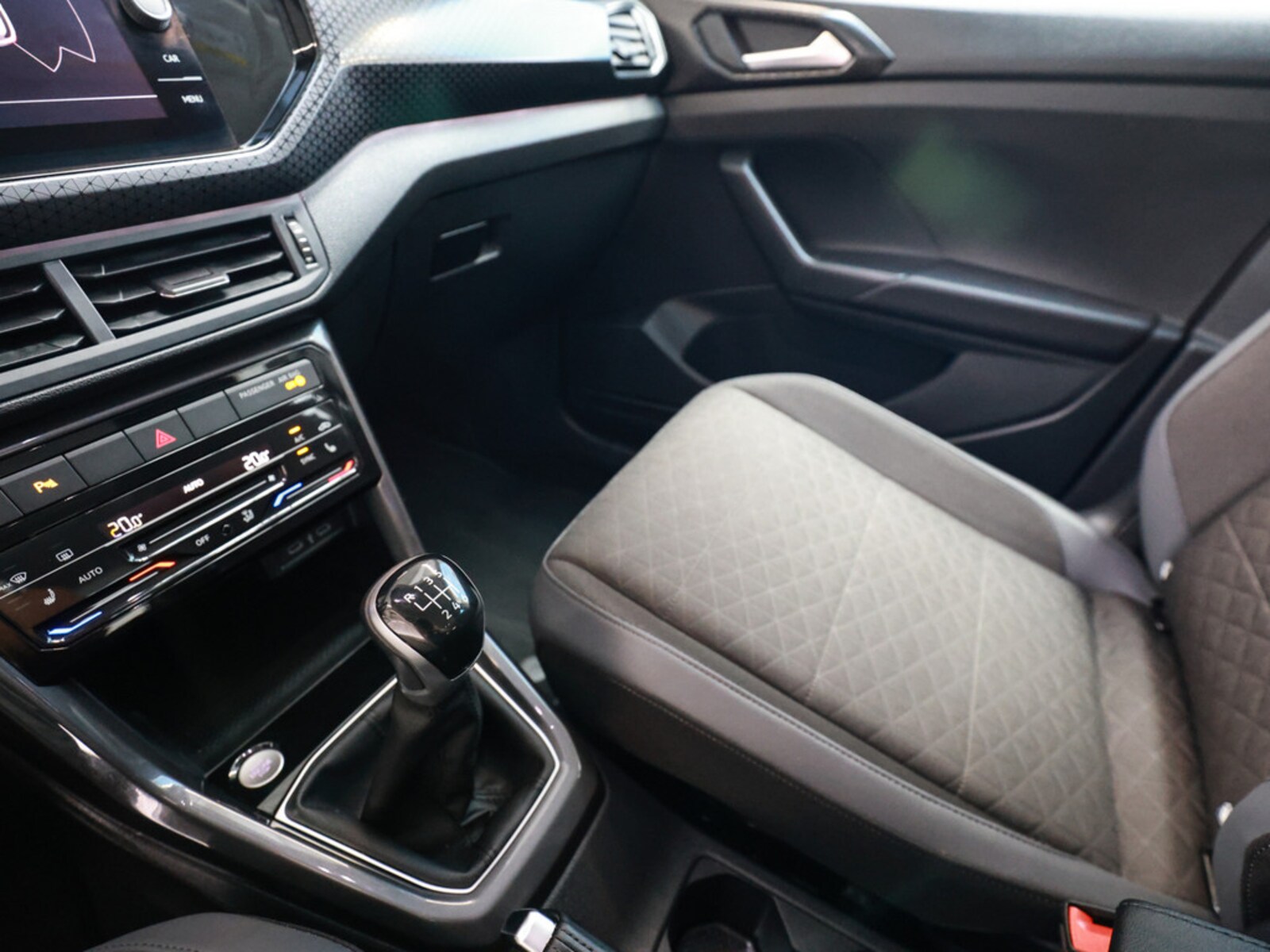 Volkswagen T-Cross – Bild 18