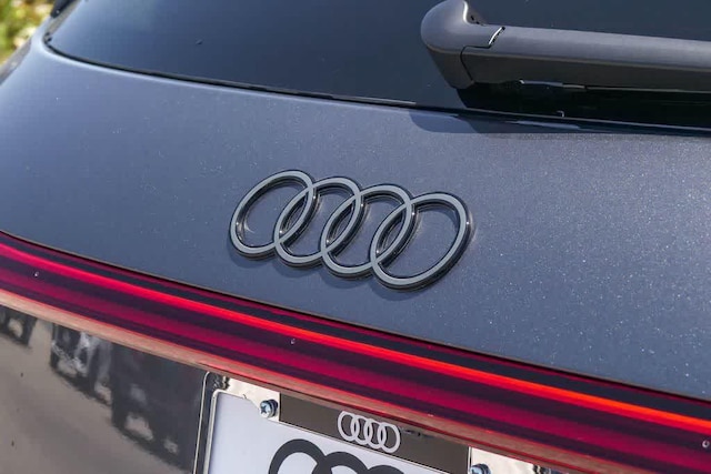 2026 Audi SQ5 Premium Plus - Photo 11