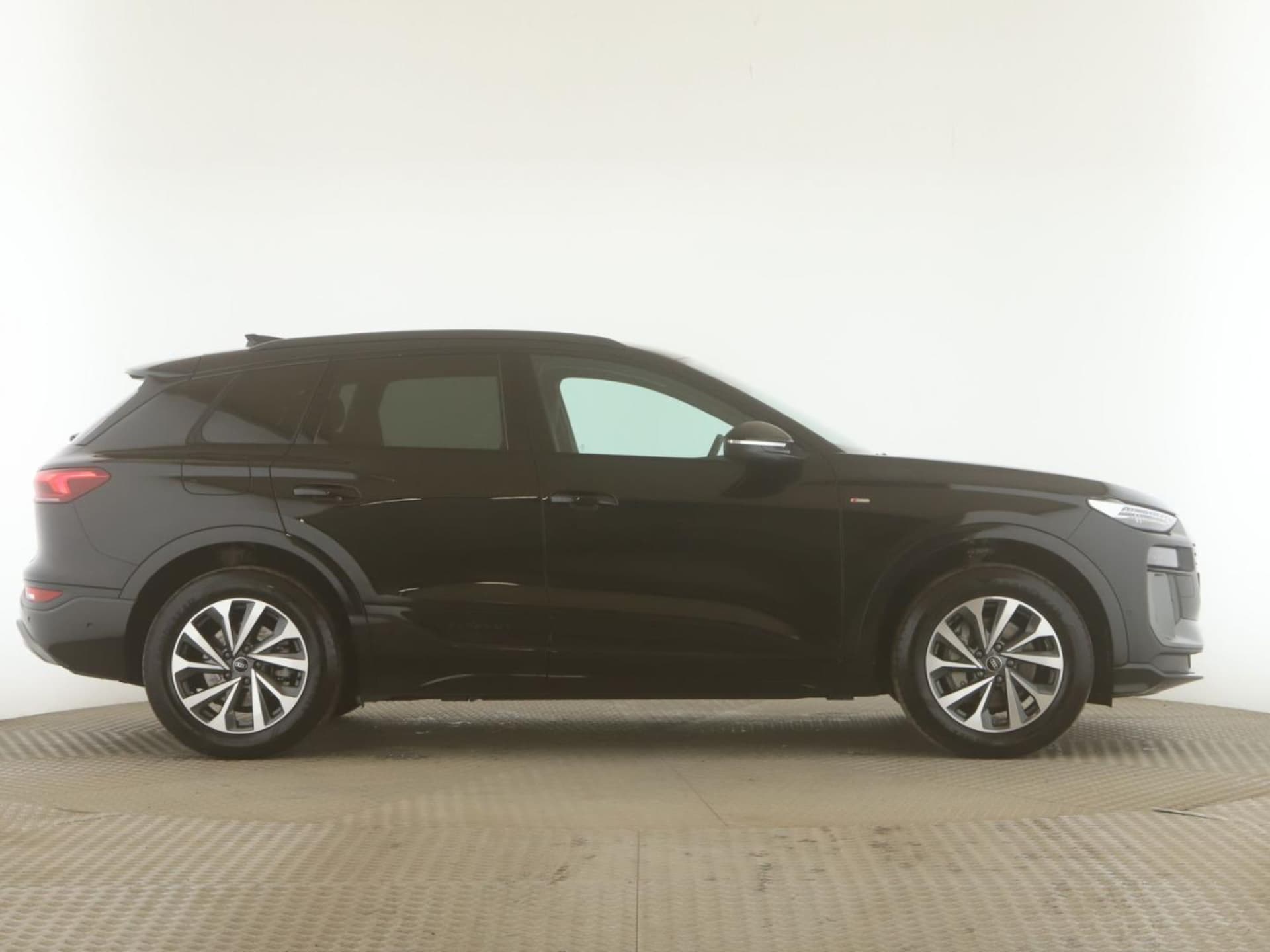 Audi Q6 SUV e-tron