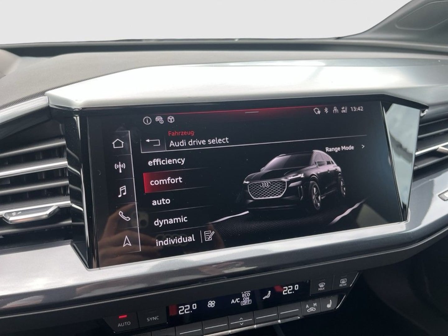 Bild über Audi Q4 e-tron 45 e-tron - für weitere Informationen kontaktieren Sie den Audi Partner