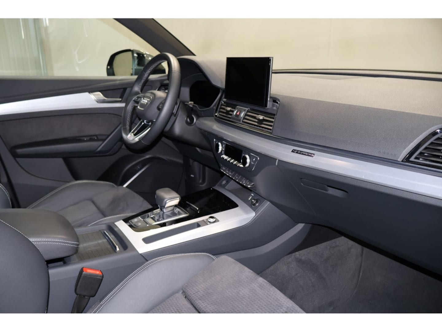 Bild über Audi Q5 Sportback 40 TFSI quattro S tronic - für weitere Informationen kontaktieren Sie den Audi Partner