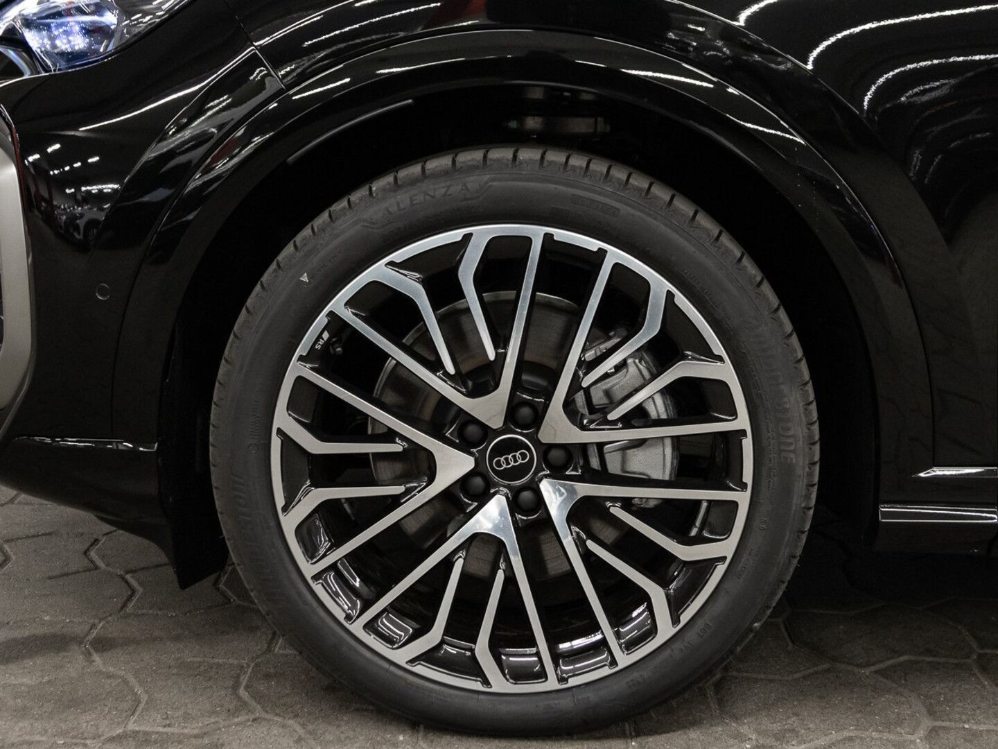 Bild über Audi Q5 SUV TDI quattro 150 kW S tronic - für weitere Informationen kontaktieren Sie den Audi Partner