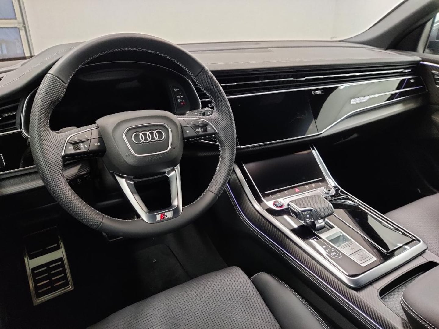 Bild über Audi SQ8 SUV TFSI quattro tiptronic - für weitere Informationen kontaktieren Sie den Audi Partner