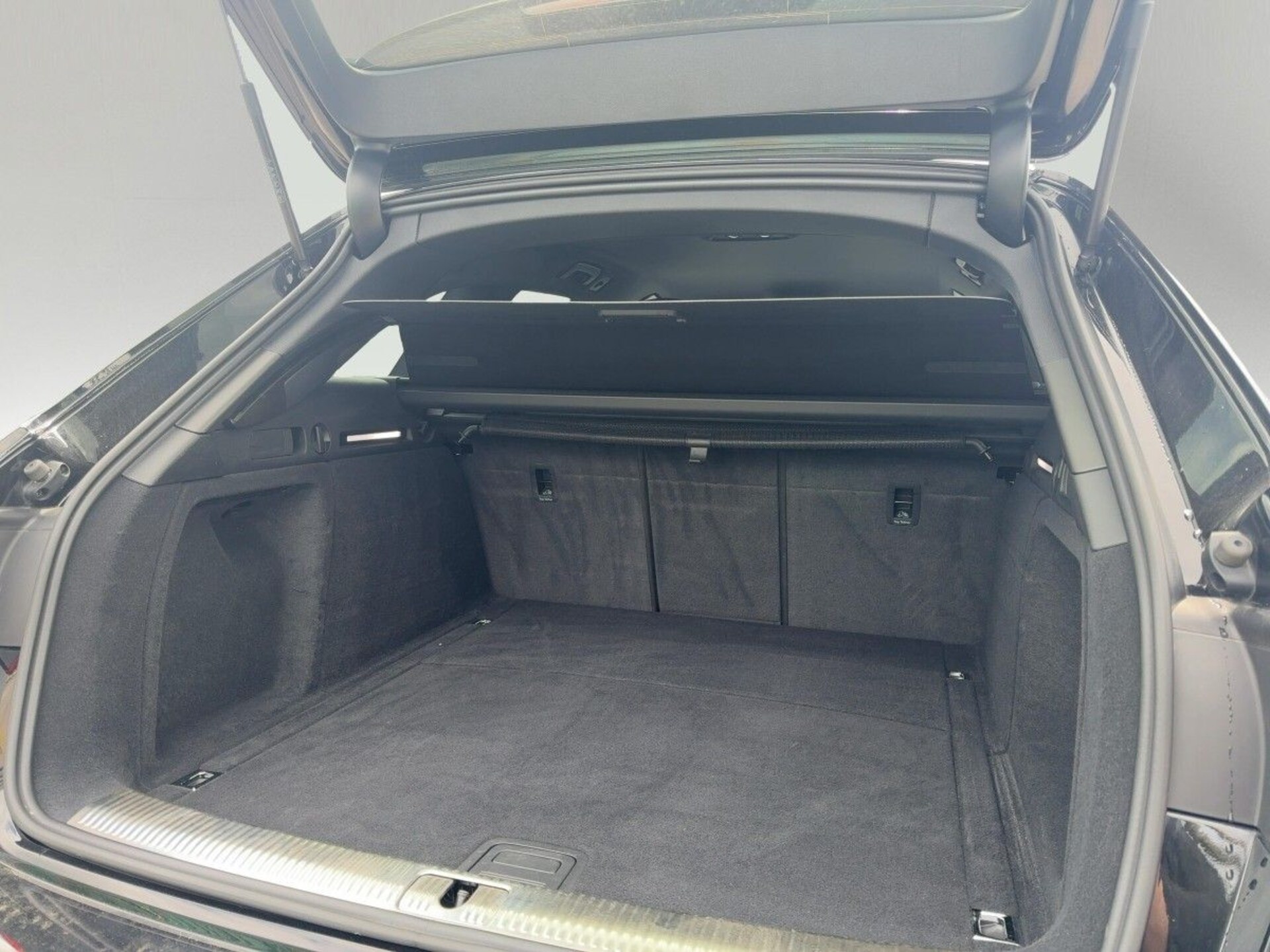 Audi A4 Avant S line