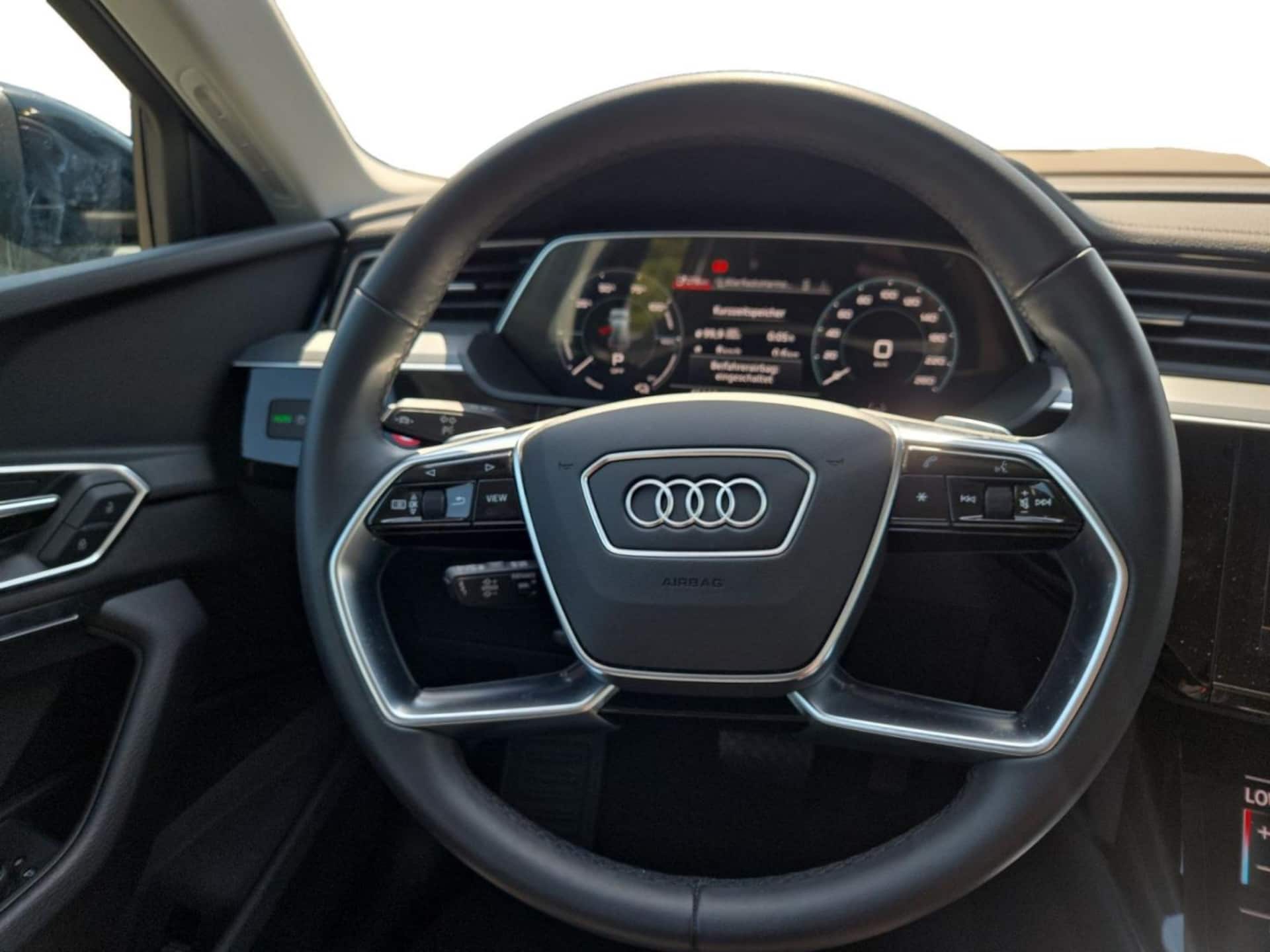 Audi Q8 Sportback e-tron S line
