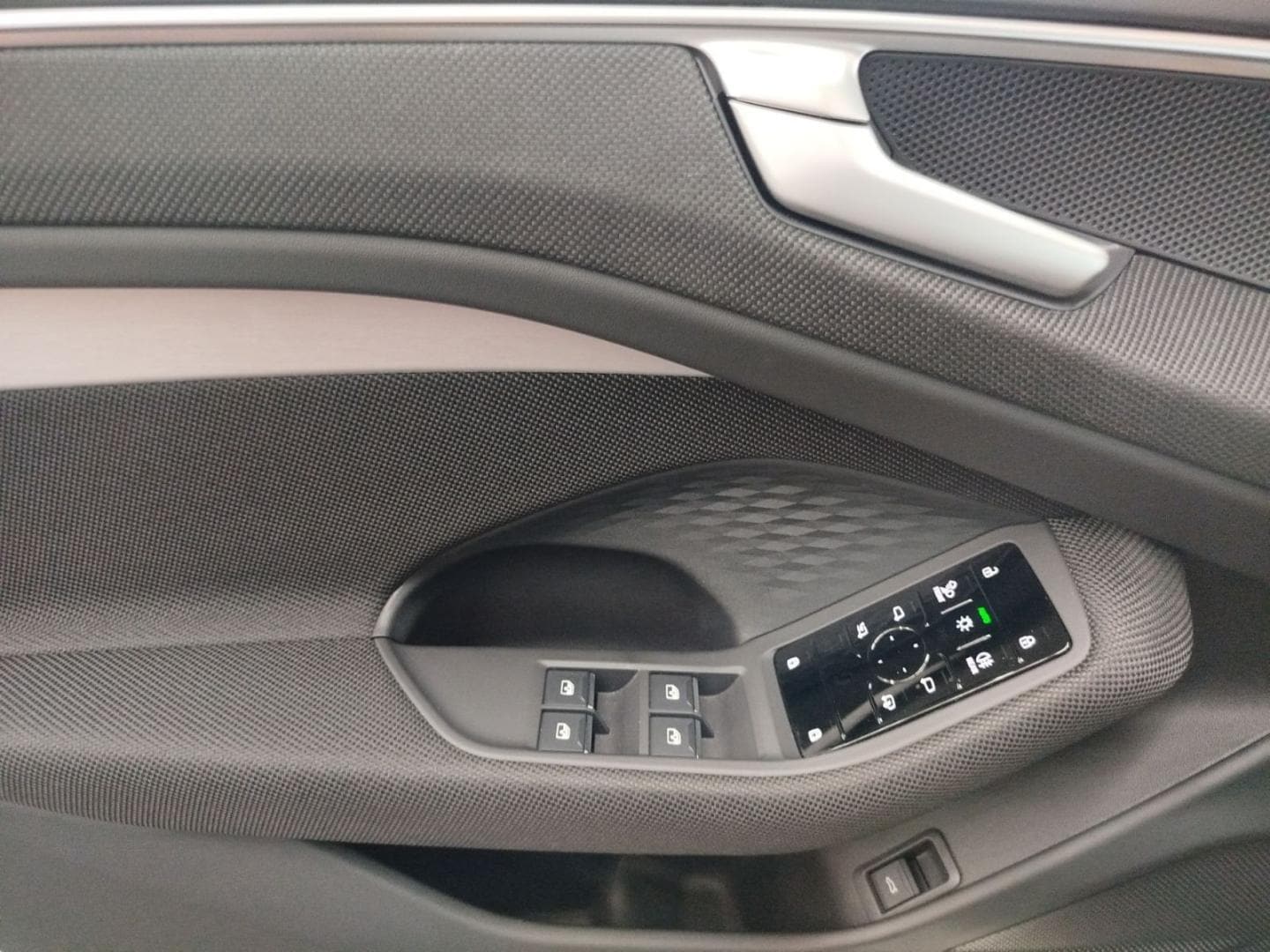 Bild über Audi A6 Avant edition one TDI quattro 150 kW S tronic - für weitere Informationen kontaktieren Sie den Audi Partner