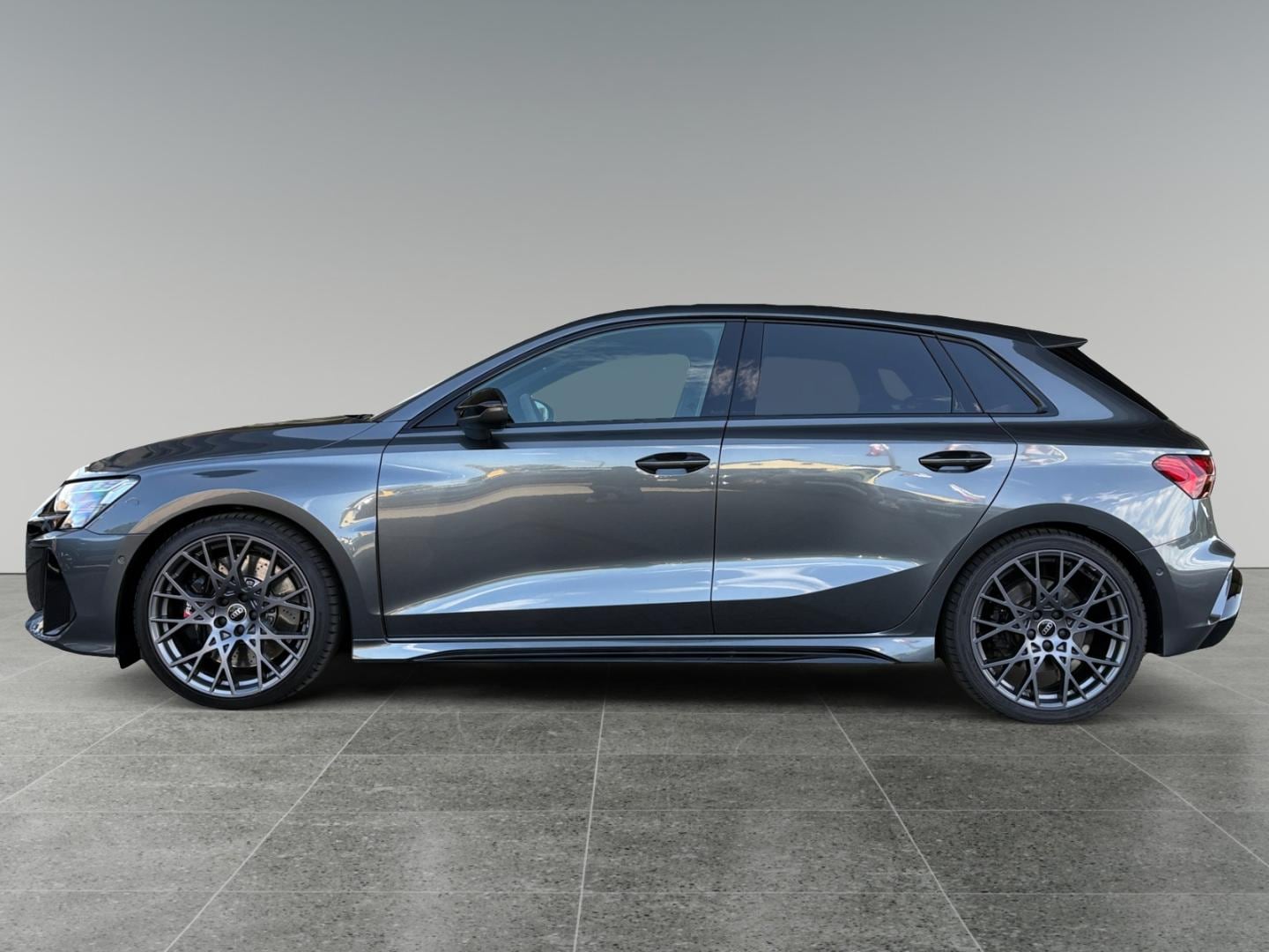 Bild über Audi RS 3 Sportback TFSI quattro S tronic - für weitere Informationen kontaktieren Sie den Audi Partner