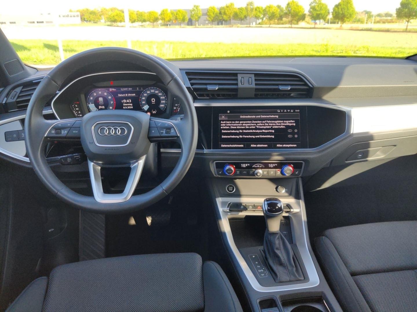 Bild über Audi Q3 S line 40 TFSI quattro S tronic - für weitere Informationen kontaktieren Sie den Audi Partner