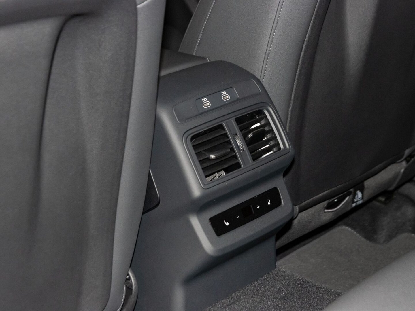 Bild über Audi Q5 SUV TDI quattro 150 kW S tronic - für weitere Informationen kontaktieren Sie den Audi Partner