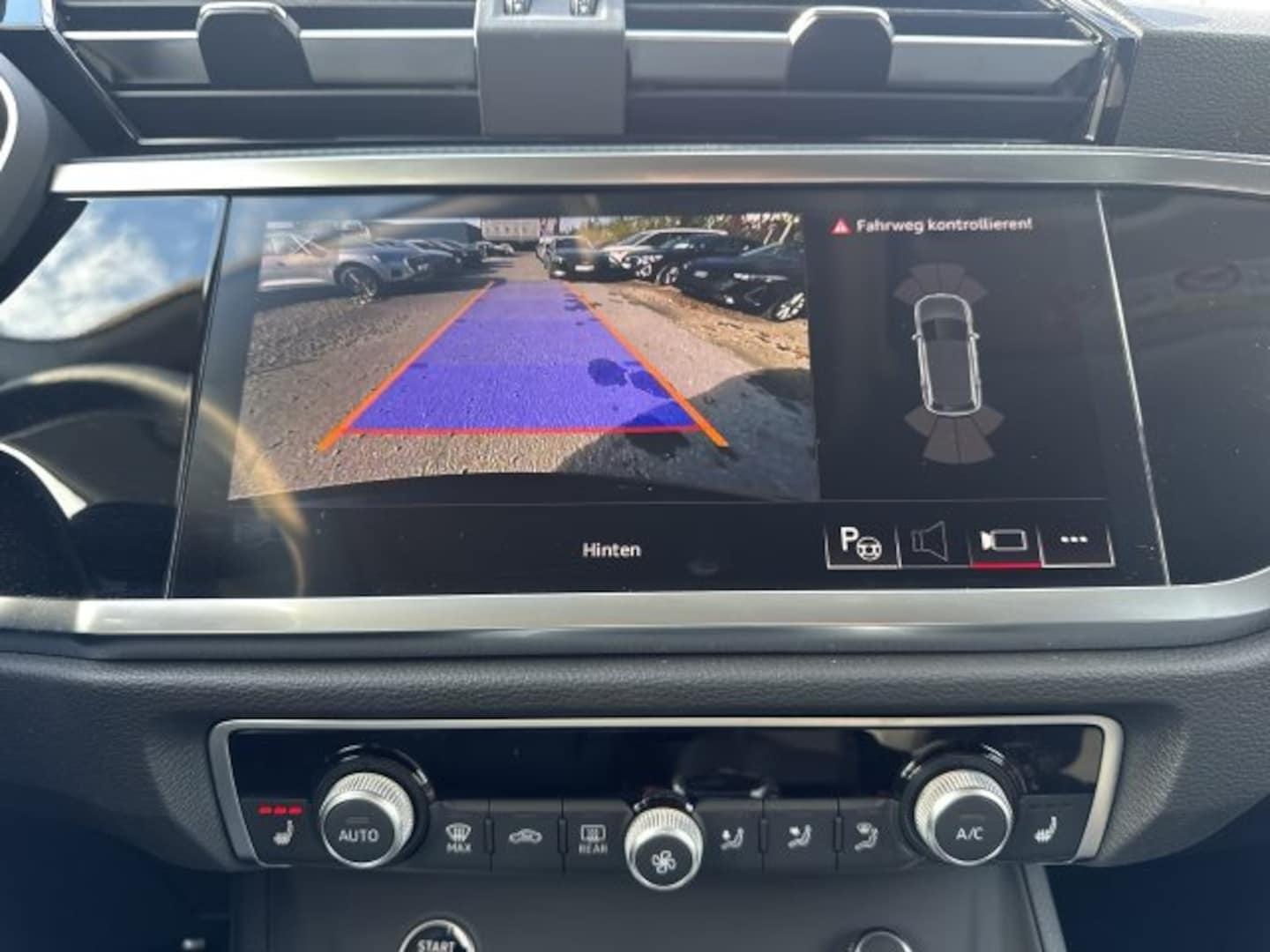 Bild über Audi Q3 TFSI 110 kW S tronic - für weitere Informationen kontaktieren Sie den Audi Partner