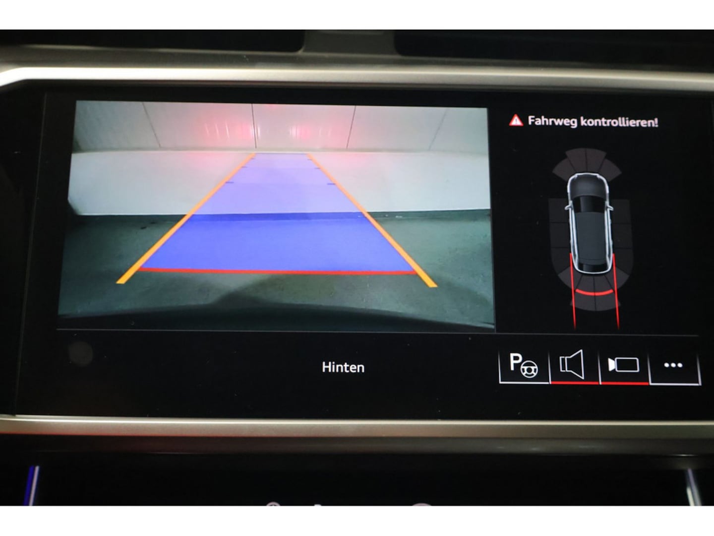Bild über Audi RS 6 Avant TFSI quattro tiptronic - für weitere Informationen kontaktieren Sie den Audi Partner