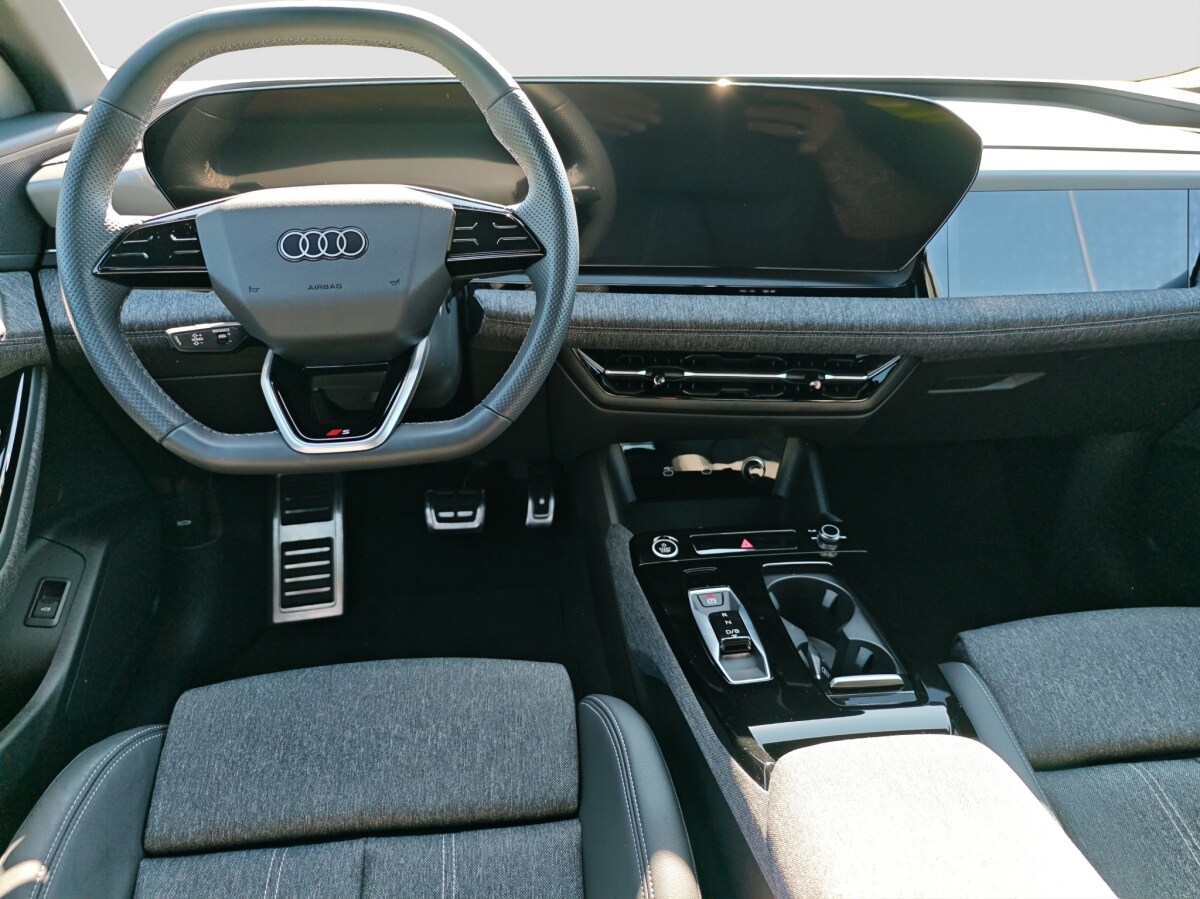 Image about Audi Q6 SUV e-tron e-tron quattro