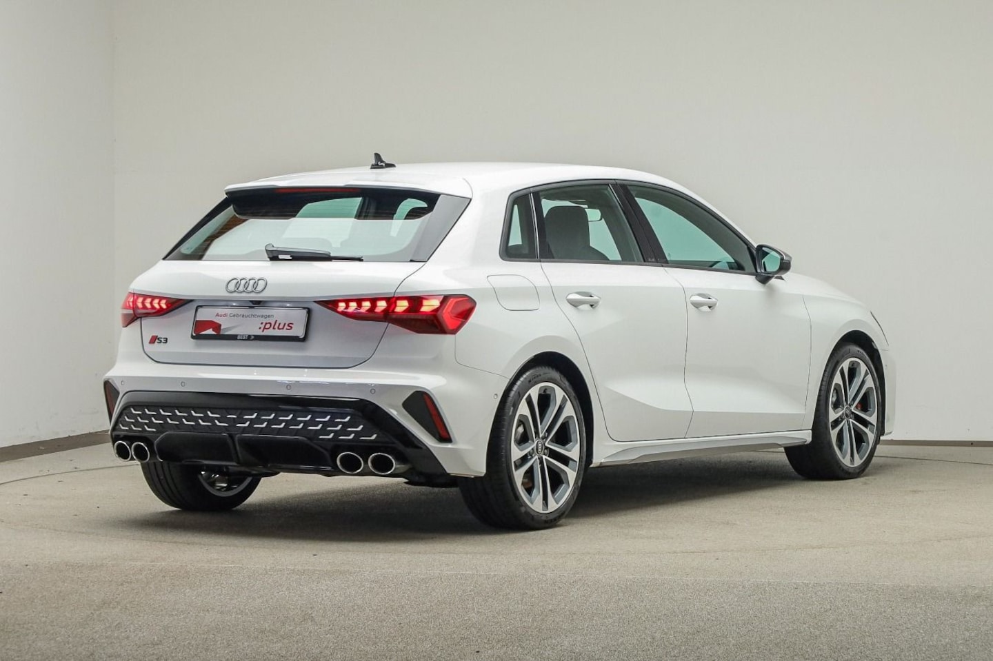 Bild über Audi S3 Sportback TFSI quattro S tronic - für weitere Informationen kontaktieren Sie den Audi Partner