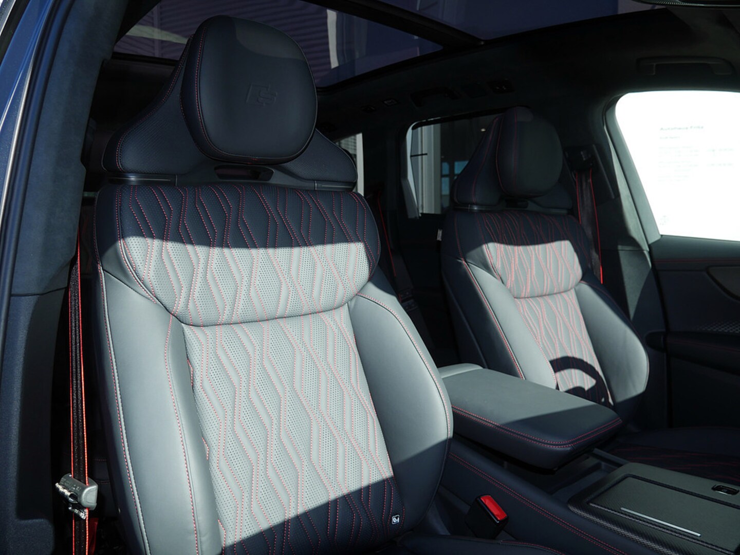 Bild über Audi Q7 SUV TDI quattro 220 kW tiptronic - für weitere Informationen kontaktieren Sie den Audi Partner