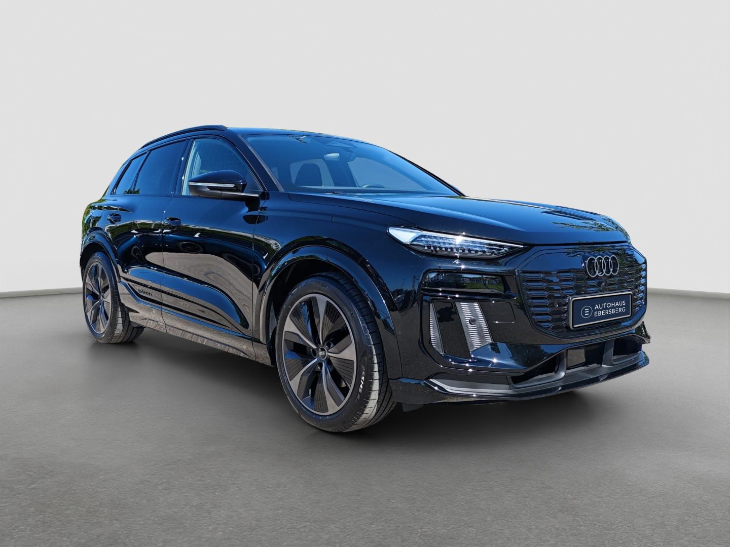 Image about Audi Q6 SUV e-tron e-tron quattro