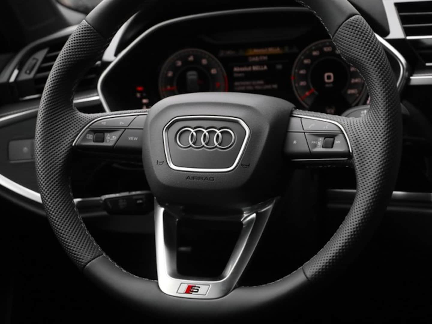 Bild über Audi Q3 TFSI 110 kW S tronic - für weitere Informationen kontaktieren Sie den Audi Partner