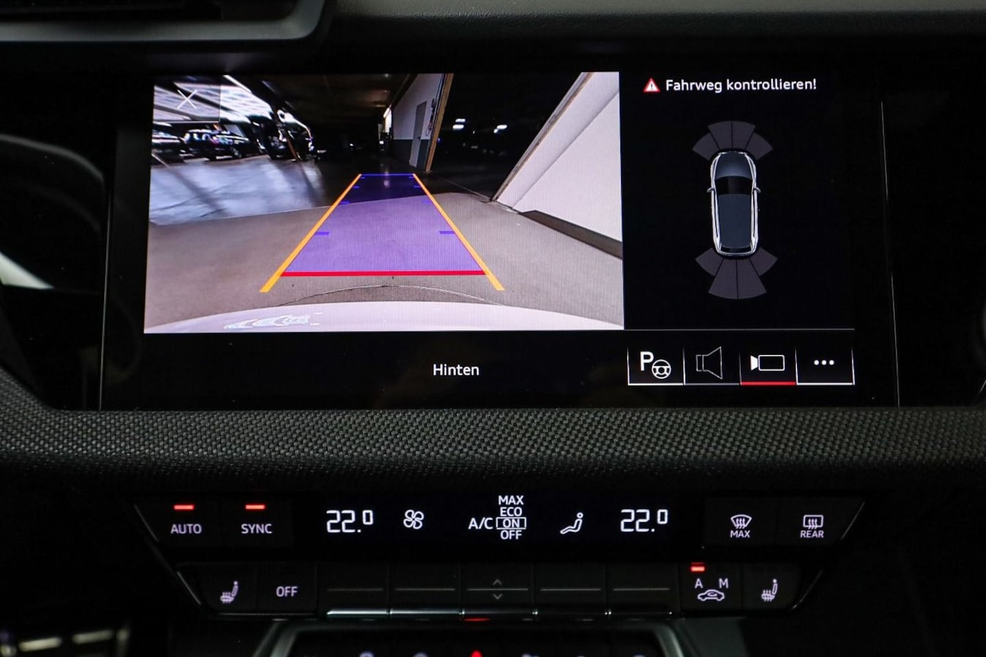Bild über Audi S3 Sportback TFSI quattro S tronic - für weitere Informationen kontaktieren Sie den Audi Partner