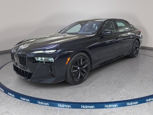 Photo of 2023 BMW 760