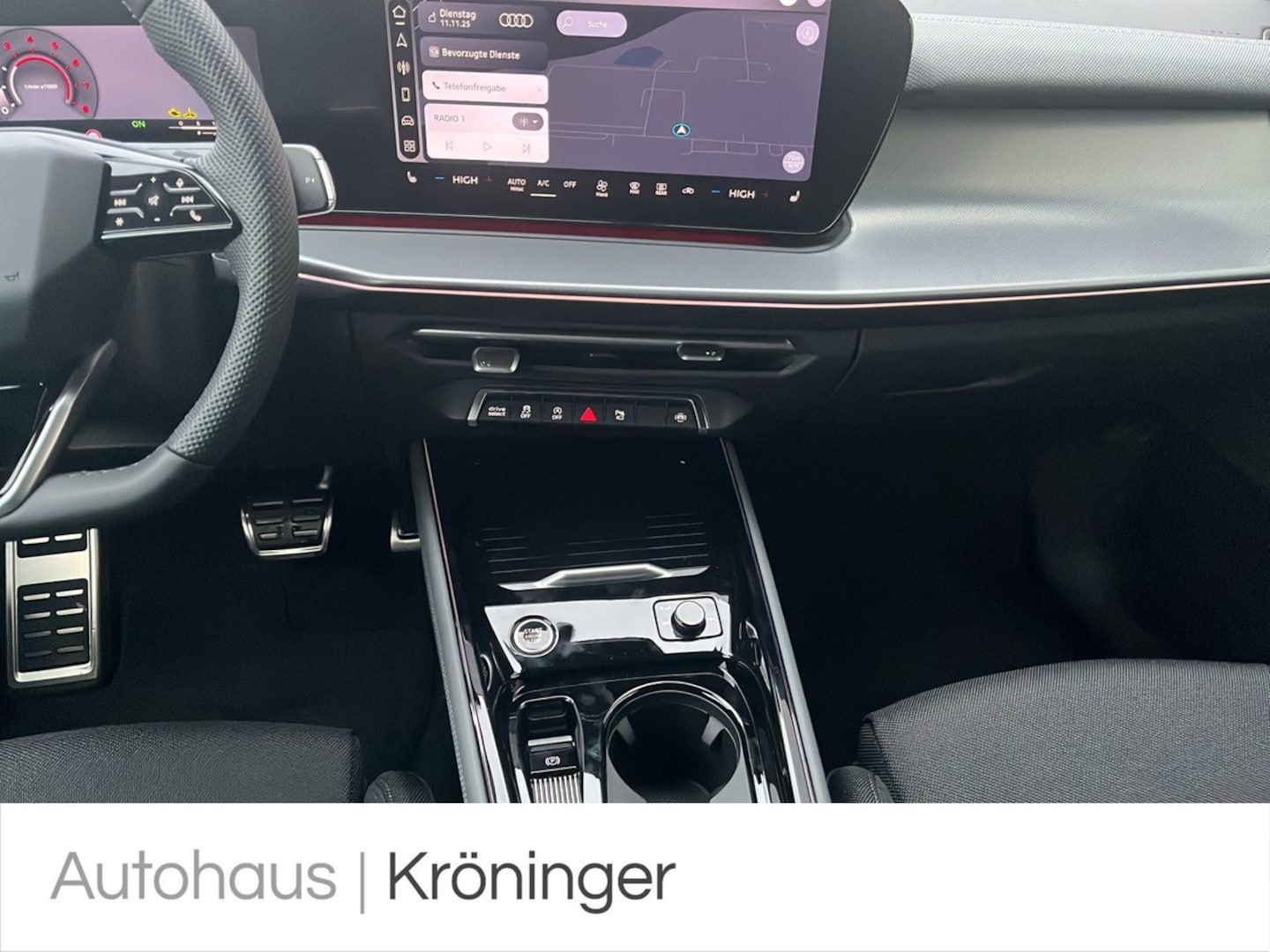 Bild über Audi Q3 SUV TFSI 110 kW S tronic - für weitere Informationen kontaktieren Sie den Audi Partner