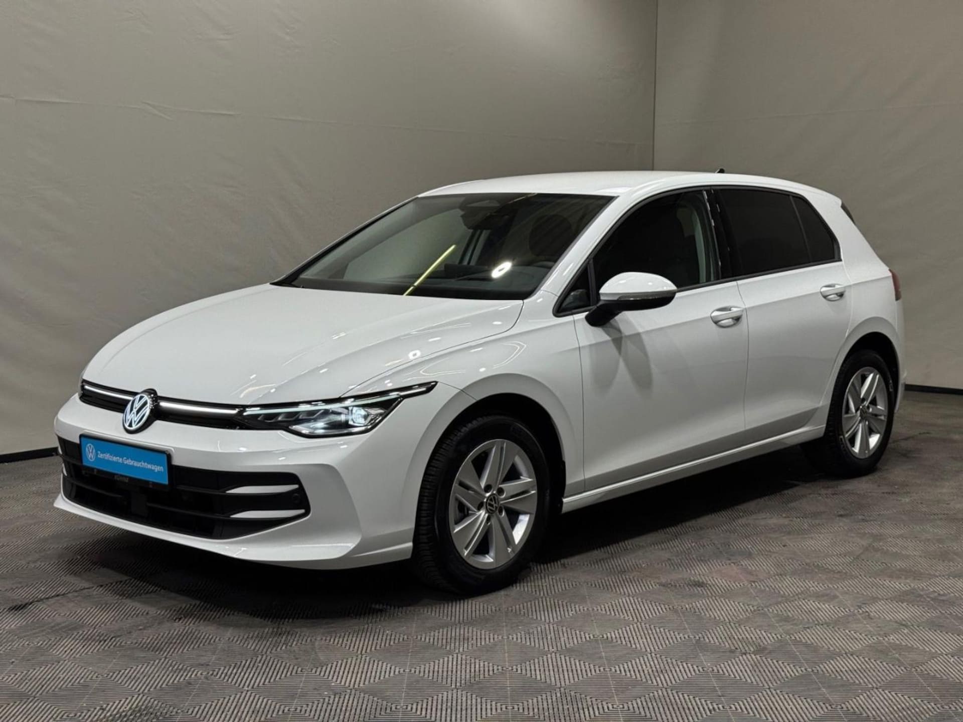 Volkswagen Golf Life