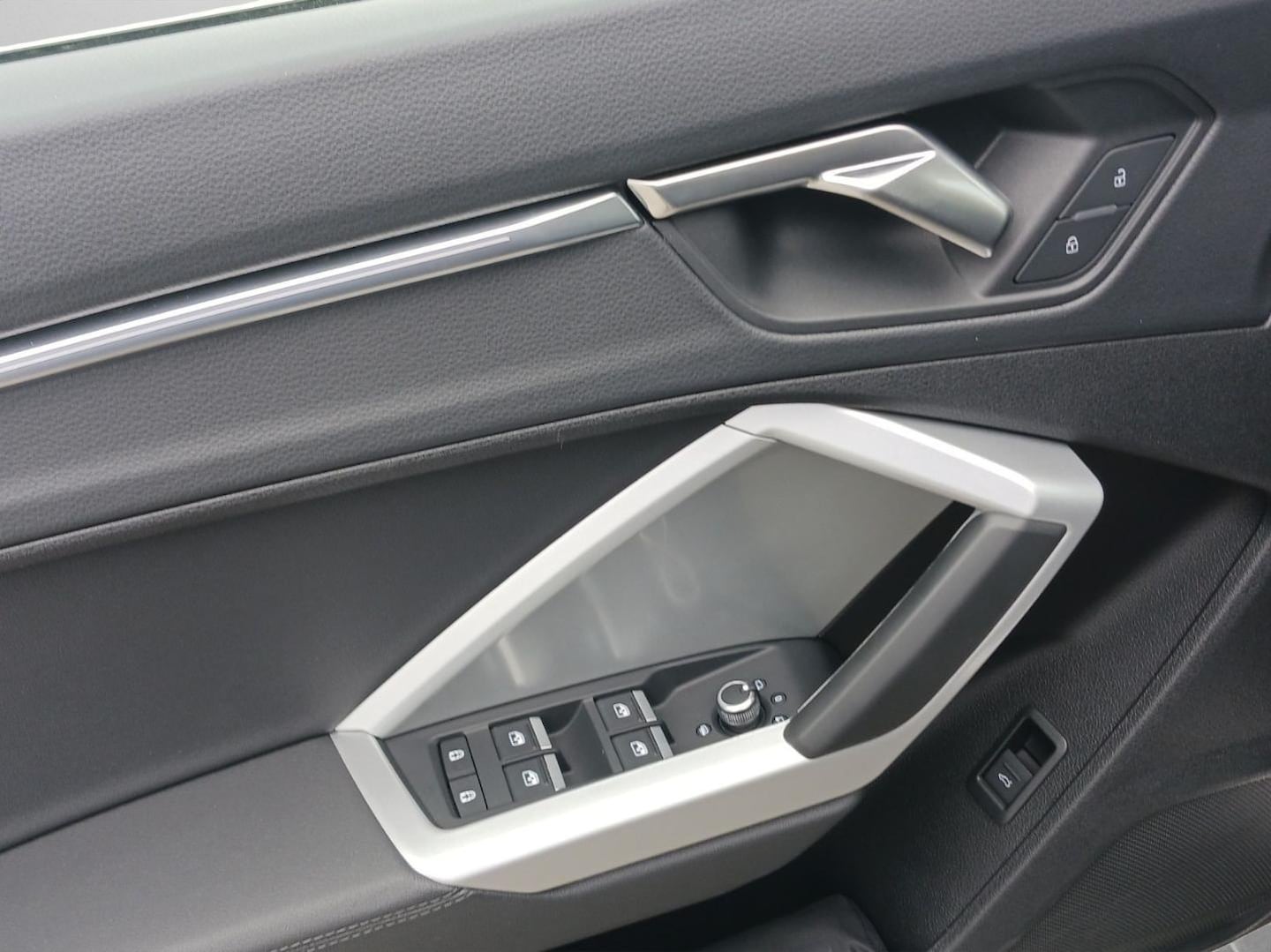 Bild über Audi Q3 advanced 35 TFSI S tronic - für weitere Informationen kontaktieren Sie den Audi Partner