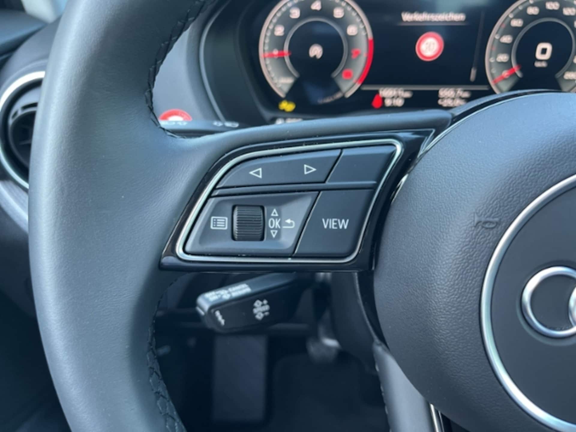 Audi Q2 S line