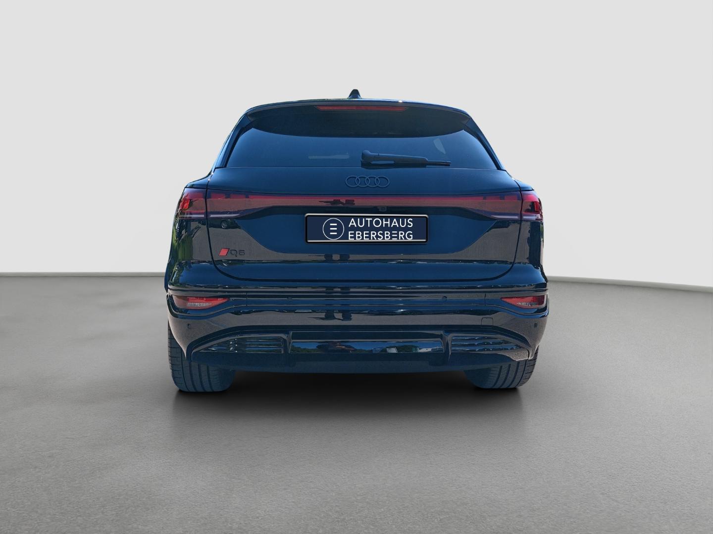 Image about Audi Q6 SUV e-tron e-tron quattro