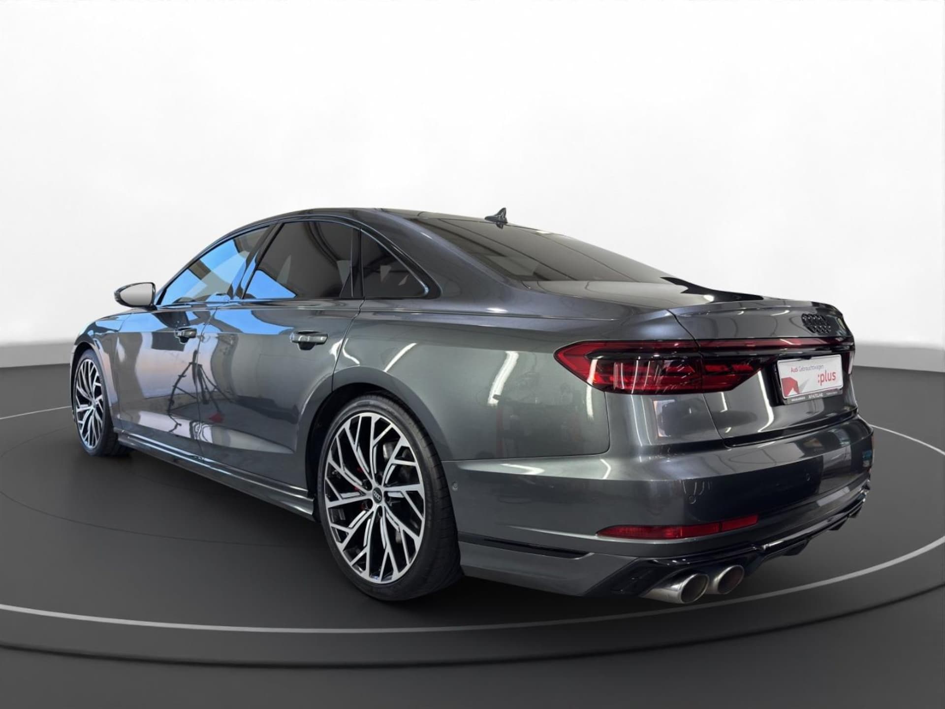 Audi S8