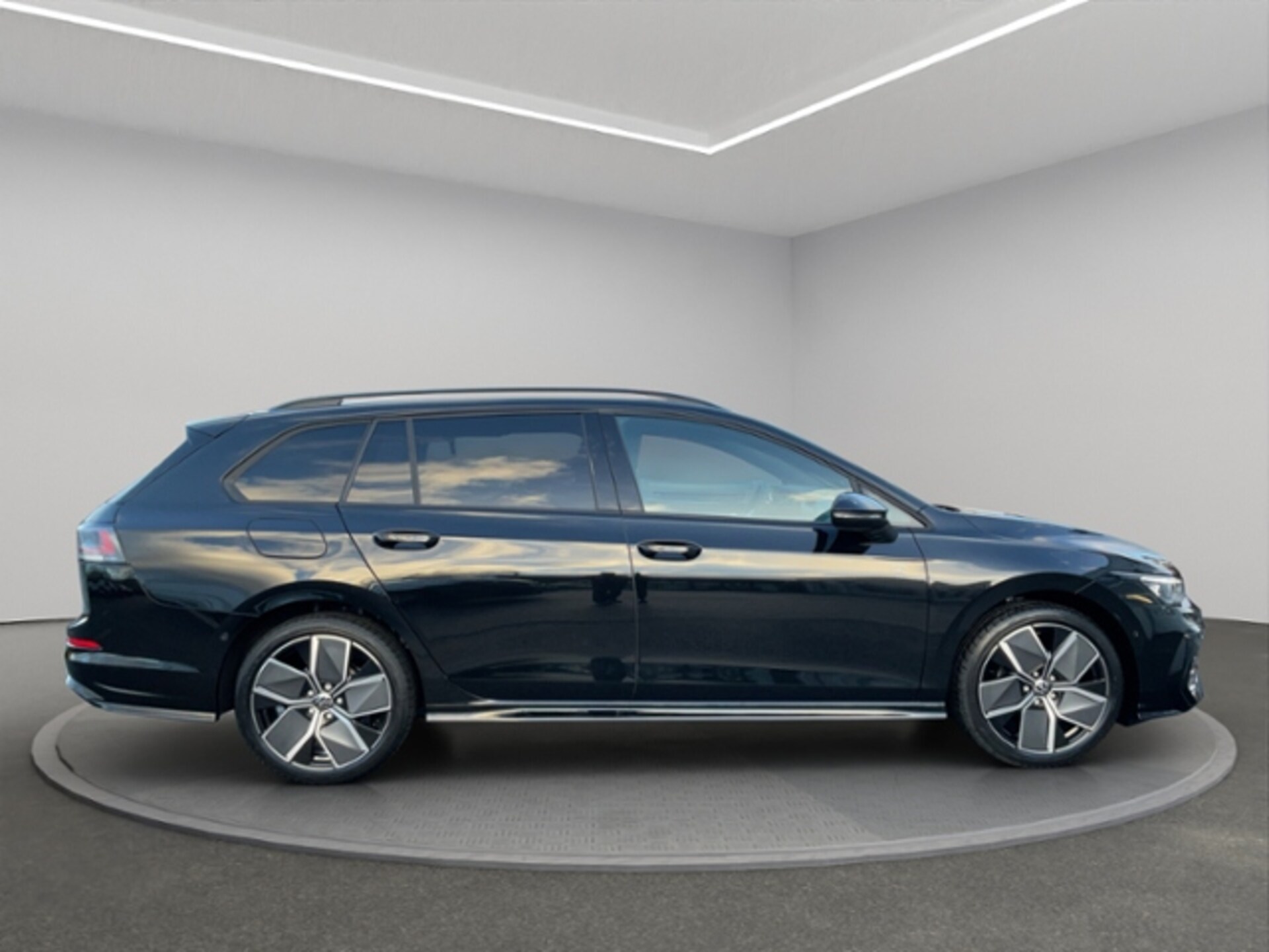 Volkswagen Golf Variant R-Line