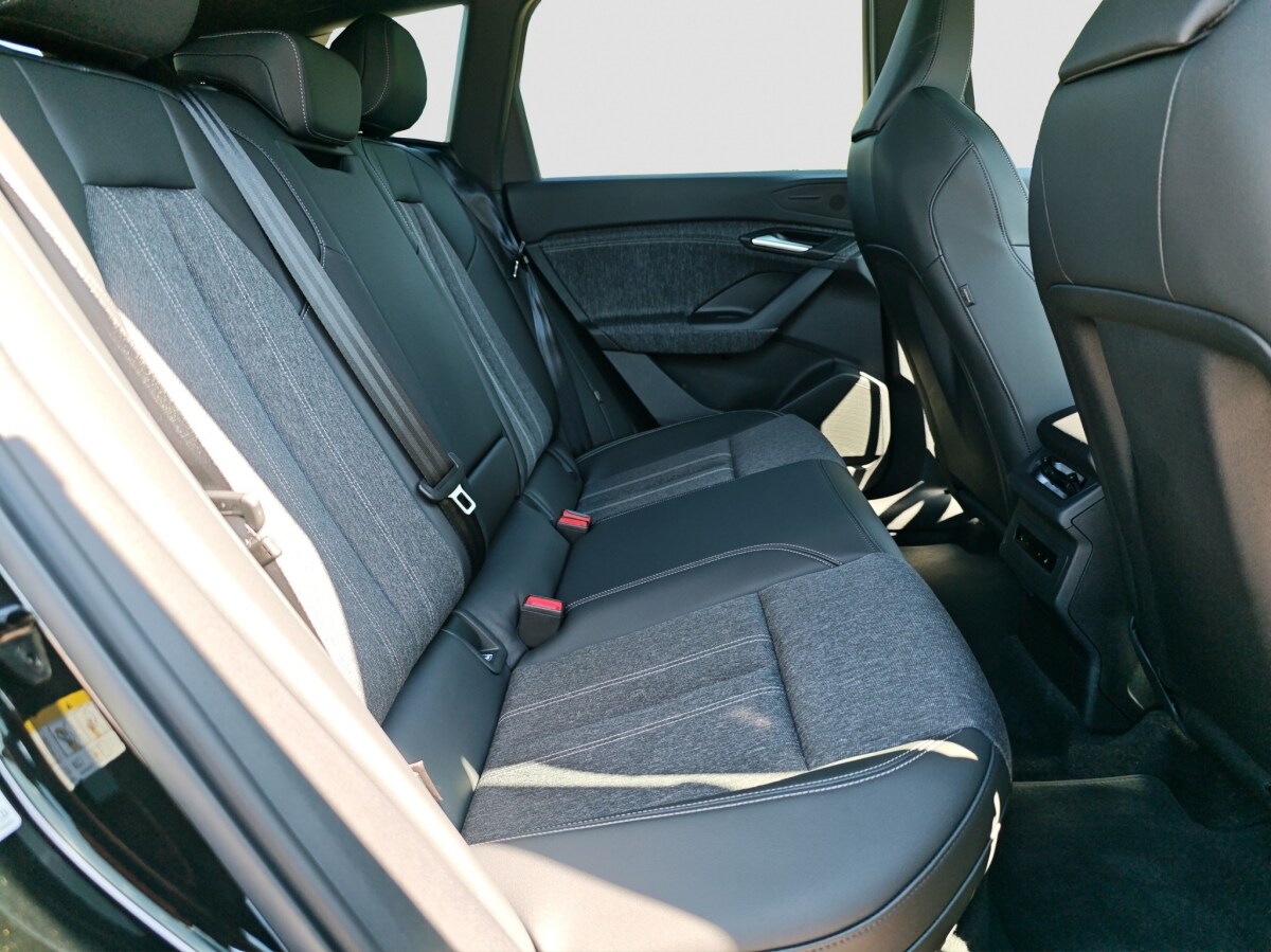 Image about Audi Q6 SUV e-tron e-tron quattro