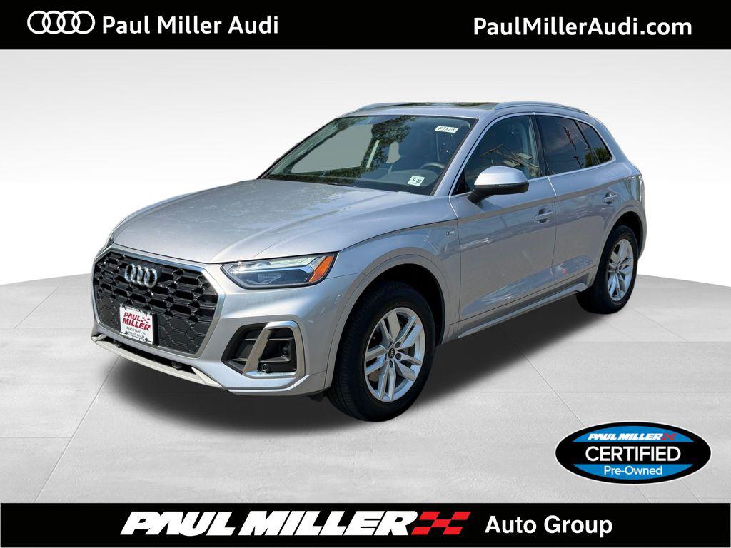 2023 Audi Q5 45 Premium's photo