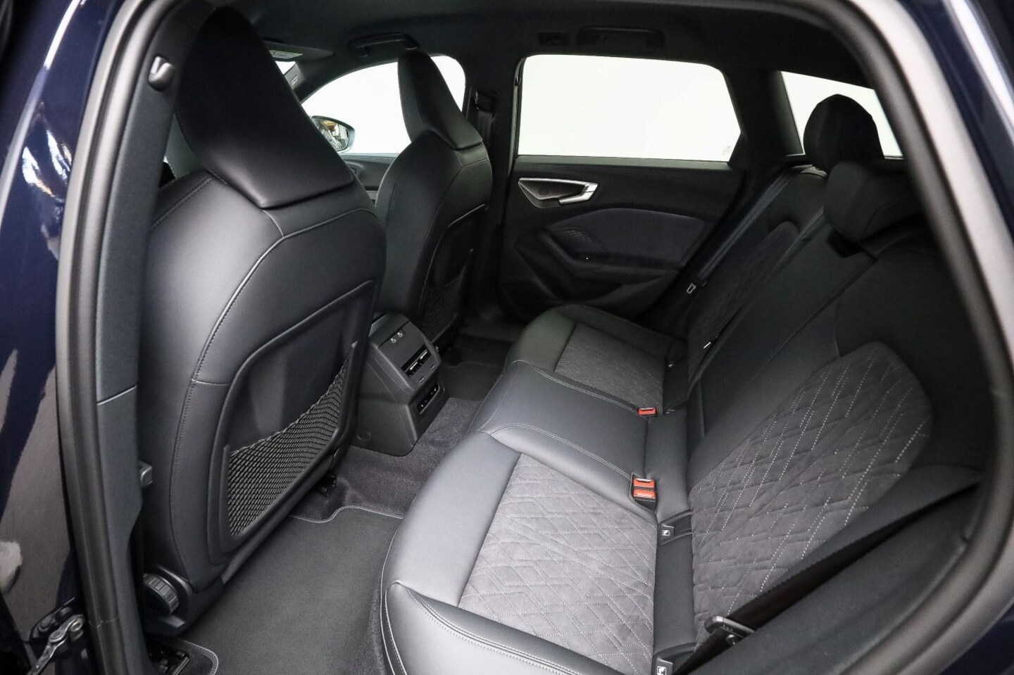 Bild über Audi A5 Avant TDI quattro 150 kW S tronic - für weitere Informationen kontaktieren Sie den Audi Partner
