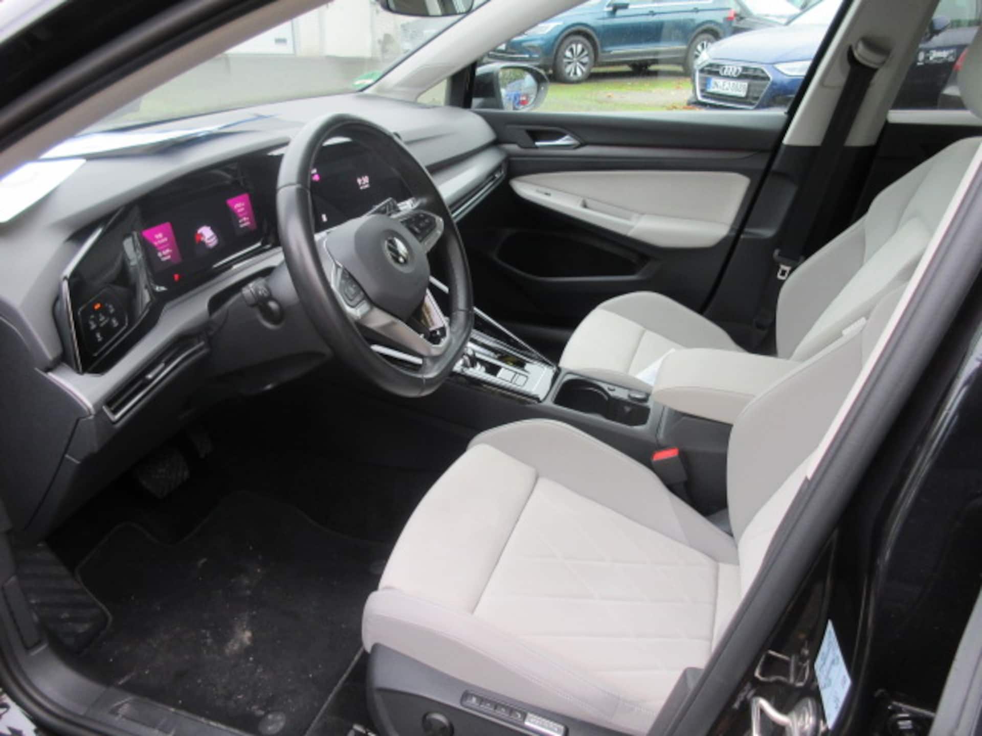 Volkswagen Golf Style