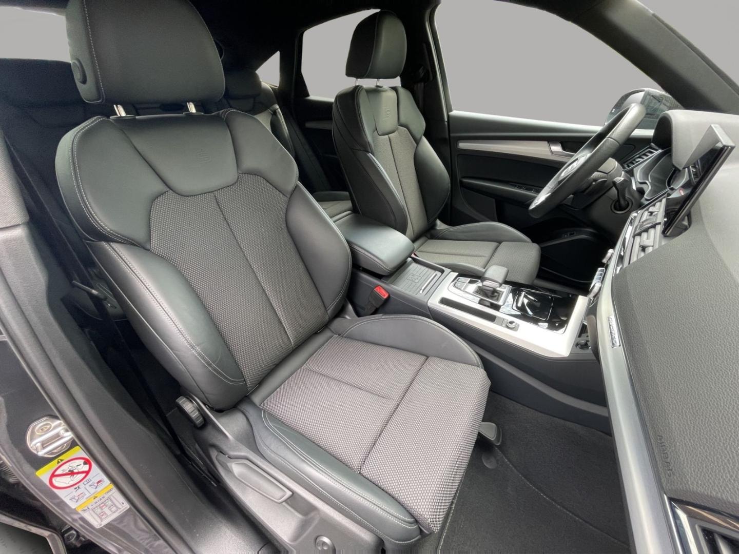 Bild über Audi Q5 Sportback 40 TFSI quattro S tronic - für weitere Informationen kontaktieren Sie den Audi Partner