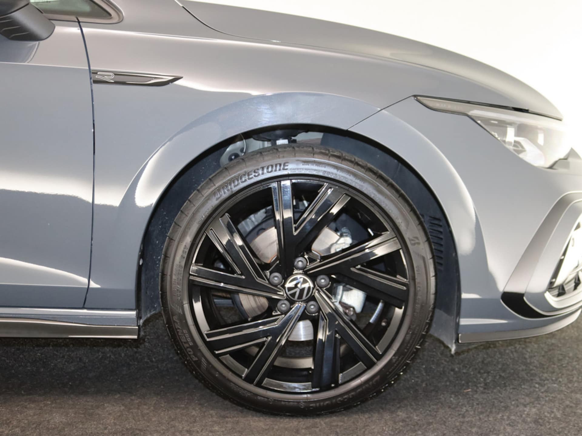 Volkswagen Golf R-Line