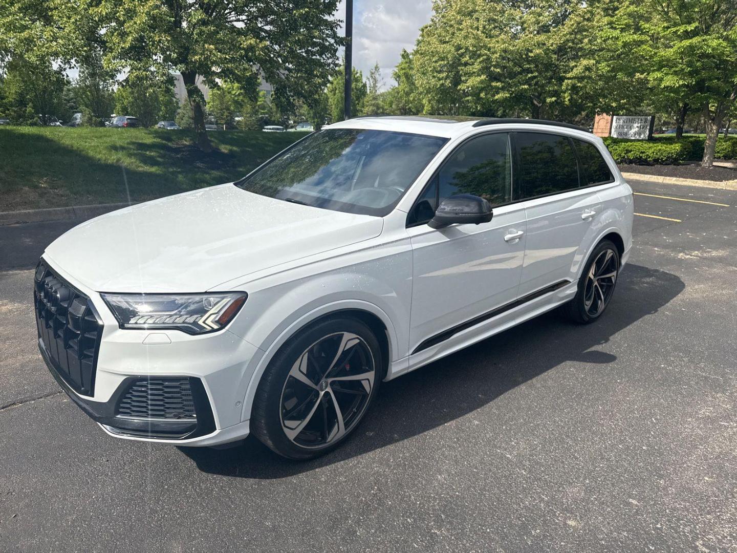 2023 Audi SQ7 Premium Plus quattro Tiptronic's photo