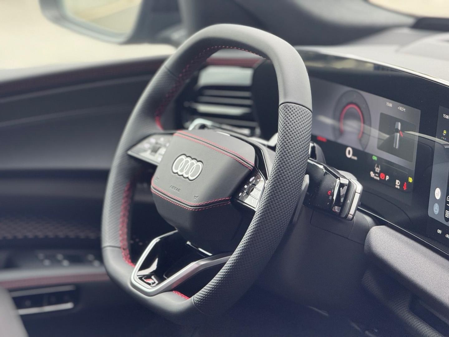 Bild über Audi Q7 SUV TDI quattro 220 kW tiptronic - für weitere Informationen kontaktieren Sie den Audi Partner