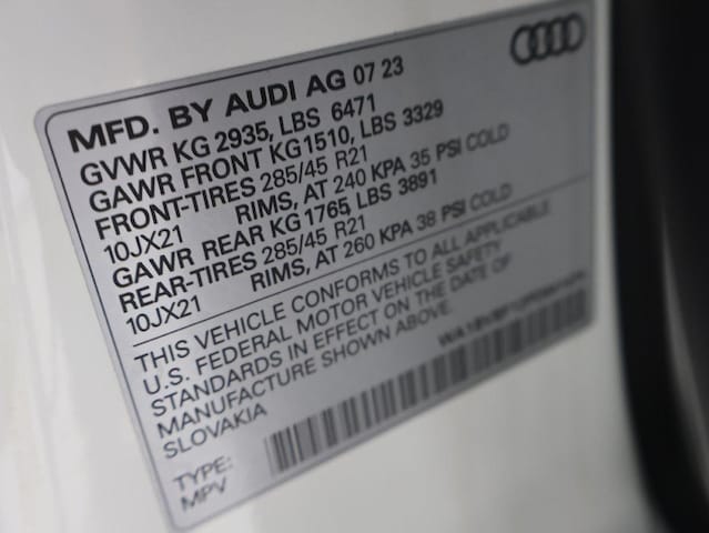 2023 Audi Q8