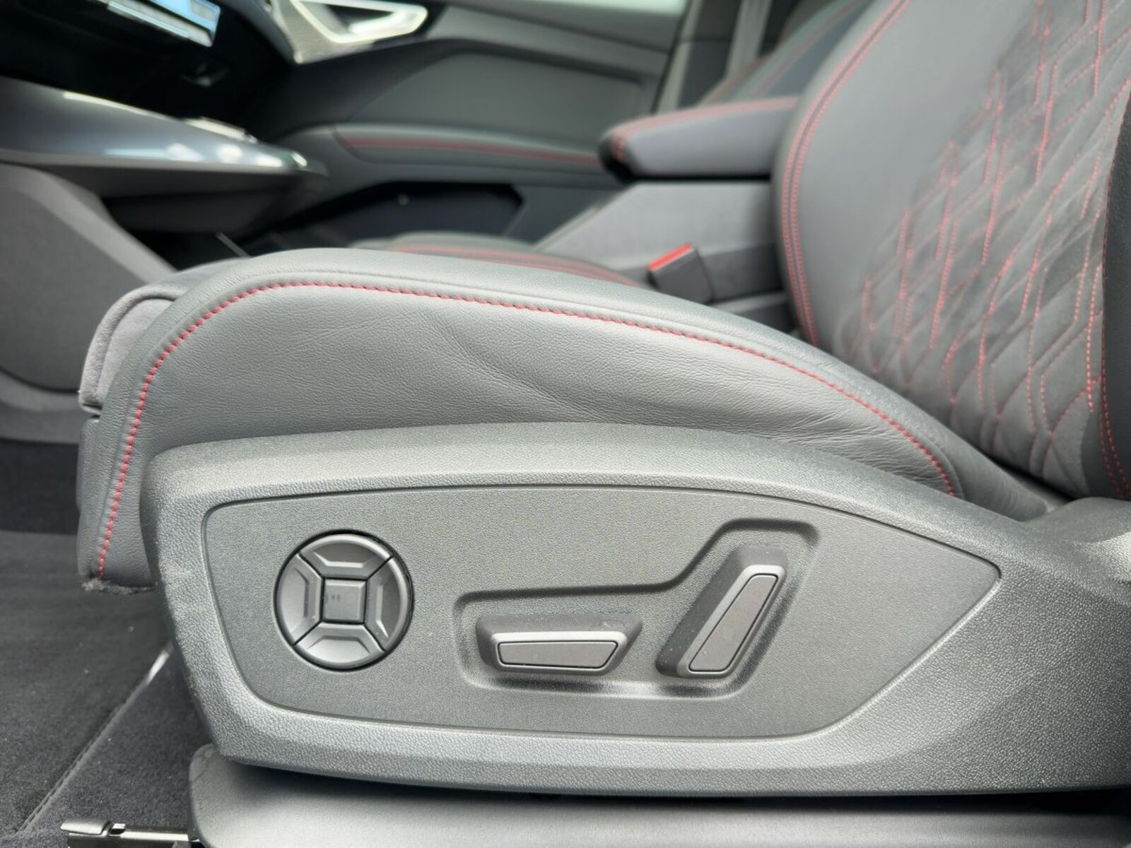 Audi Q4 e-tron – Bild 14