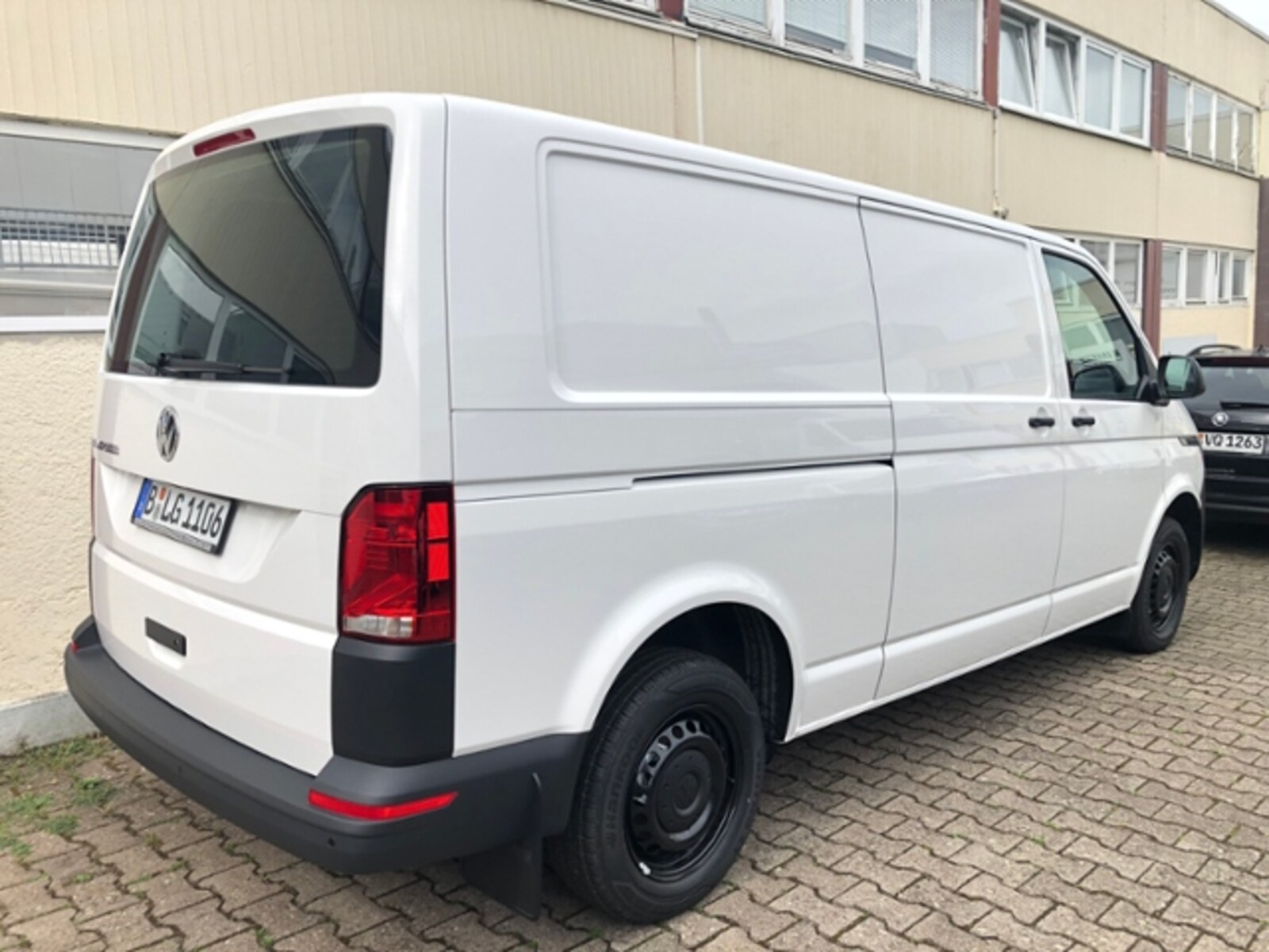 Volkswagen T6.1 Transporter Kasten langer Radstand – Bild 2